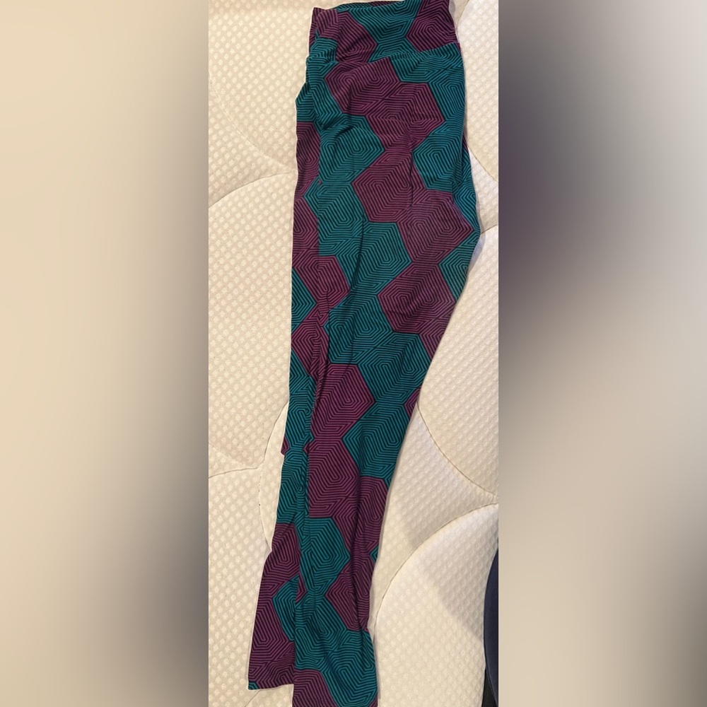 LuLaRoe patterned leggings. Lightly worn. Talk and curvy size.